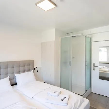 Staystay I 24 Check-in Guest house