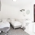 Staystay I 24 Check-in *